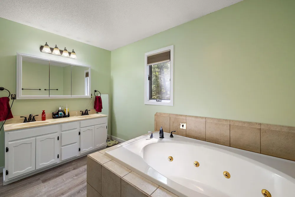 2713 E White Lake Drive Dalton Township, MI 49457
