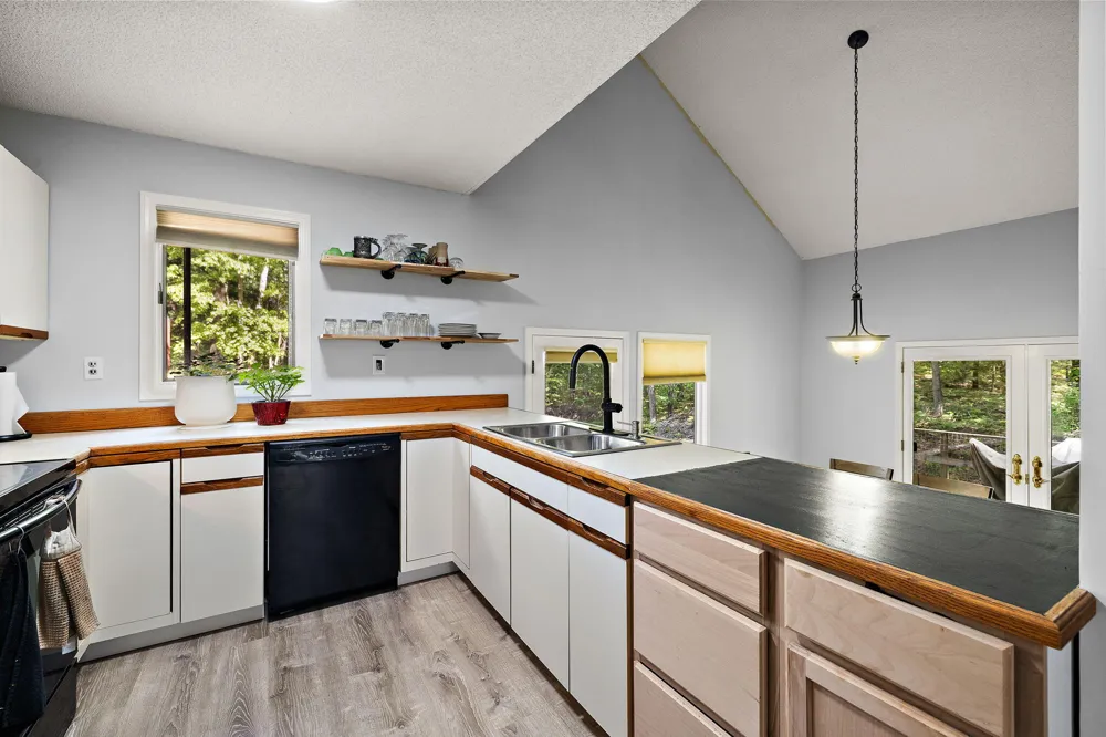 2713 E White Lake Drive Dalton Township, MI 49457