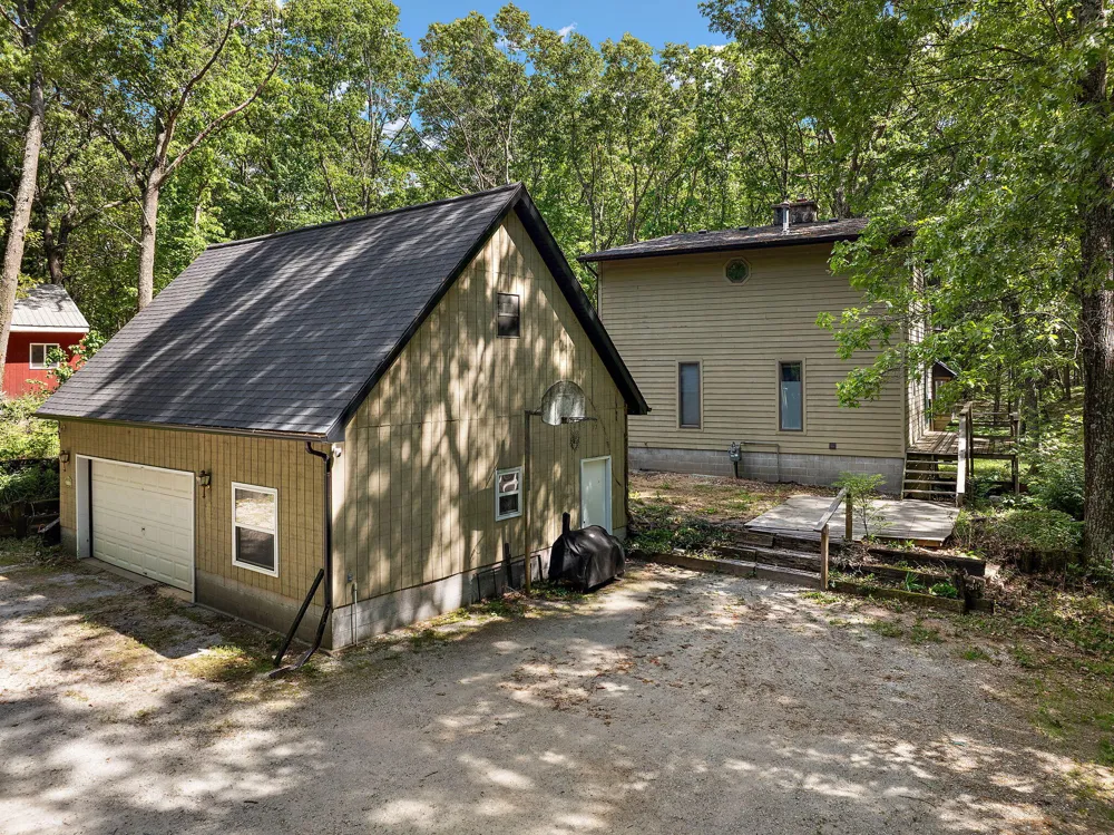 2713 E White Lake Drive Dalton Township, MI 49457