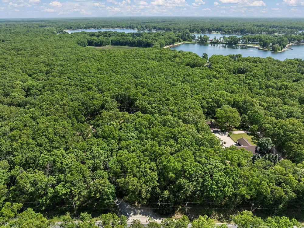 2713 E White Lake Drive Dalton Township, MI 49457