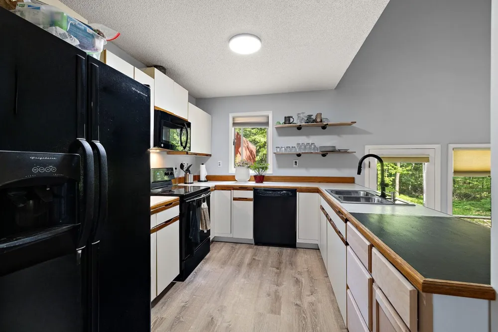 2713 E White Lake Drive Dalton Township, MI 49457