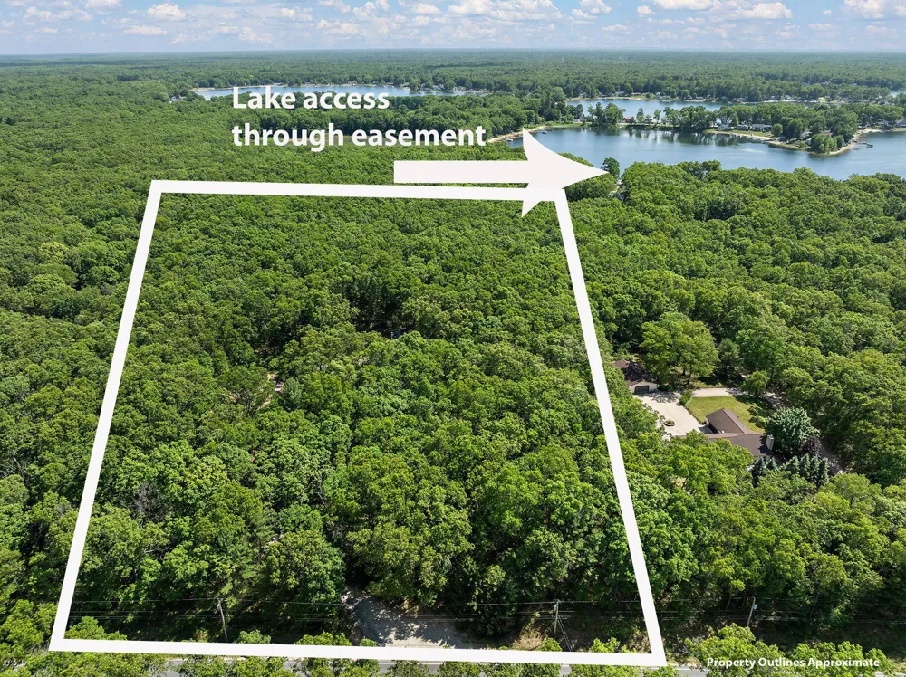 2713 E White Lake Drive Dalton Township, MI 49457
