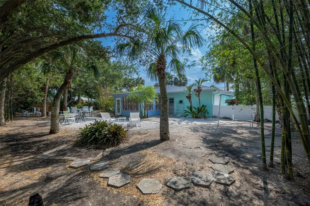 705 N PENINSULA AVENUE New Smyrna Beach, FL 32169