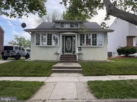 1749 W RIVER DRIVE