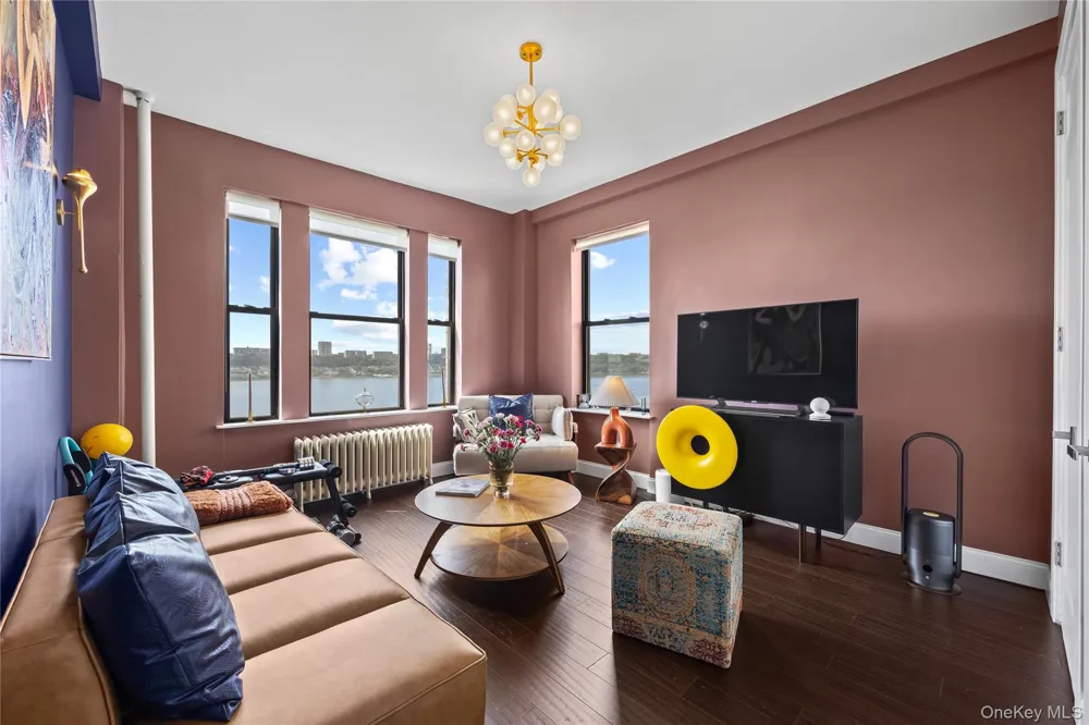 725 Riverside Drive #9C New York (Manhattan), NY 10031