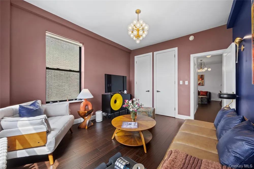 725 Riverside Drive #9C New York (Manhattan), NY 10031