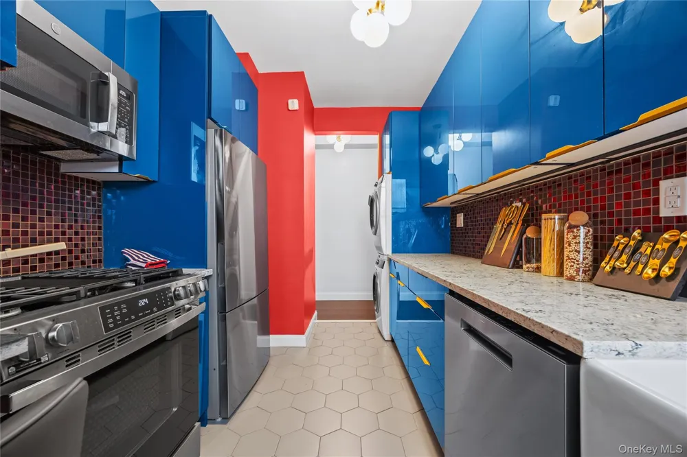 725 Riverside Drive #9C New York (Manhattan), NY 10031