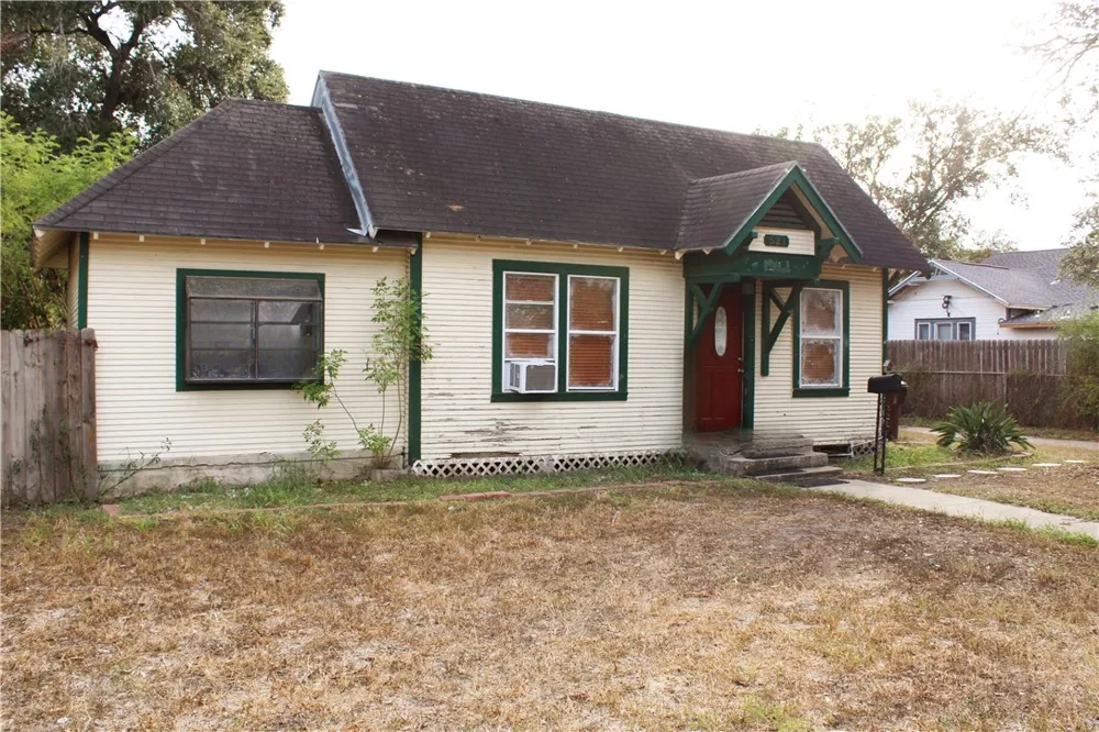 521 E Huisache Avenue Kingsville, TX 78363
