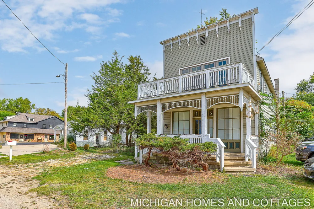 1395 Blue Star Highway South Haven, MI 49090