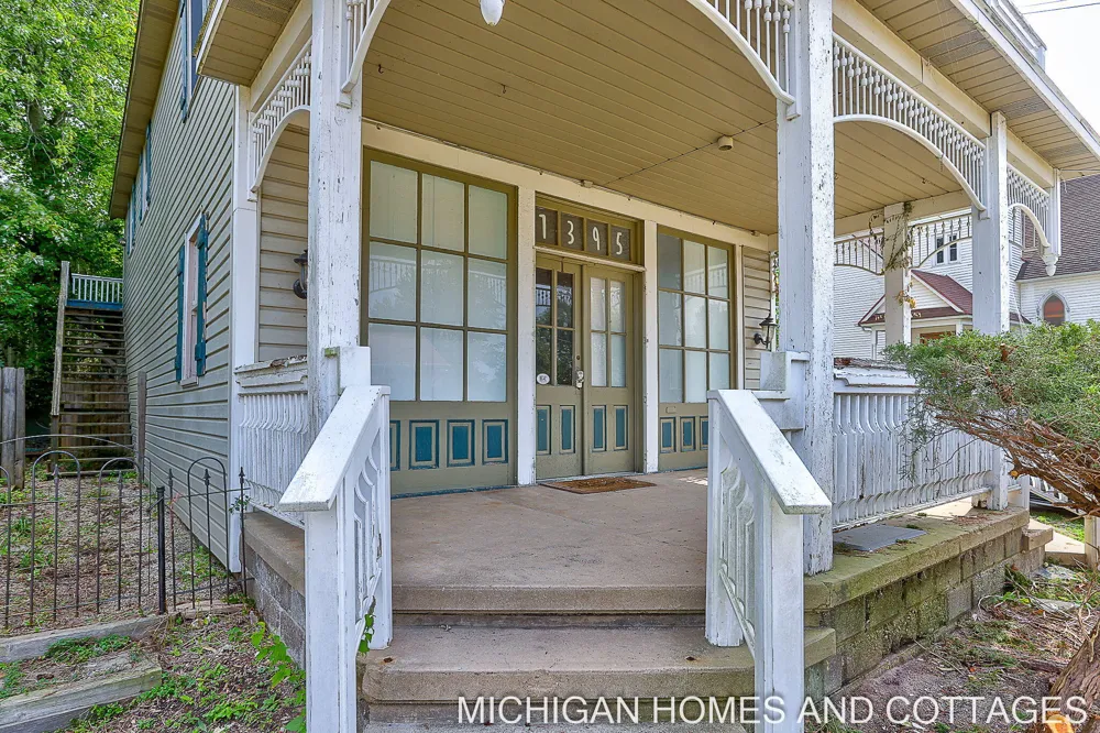 1395 Blue Star Highway South Haven, MI 49090