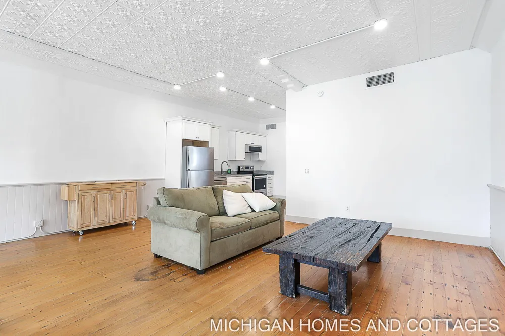 1395 Blue Star Highway South Haven, MI 49090