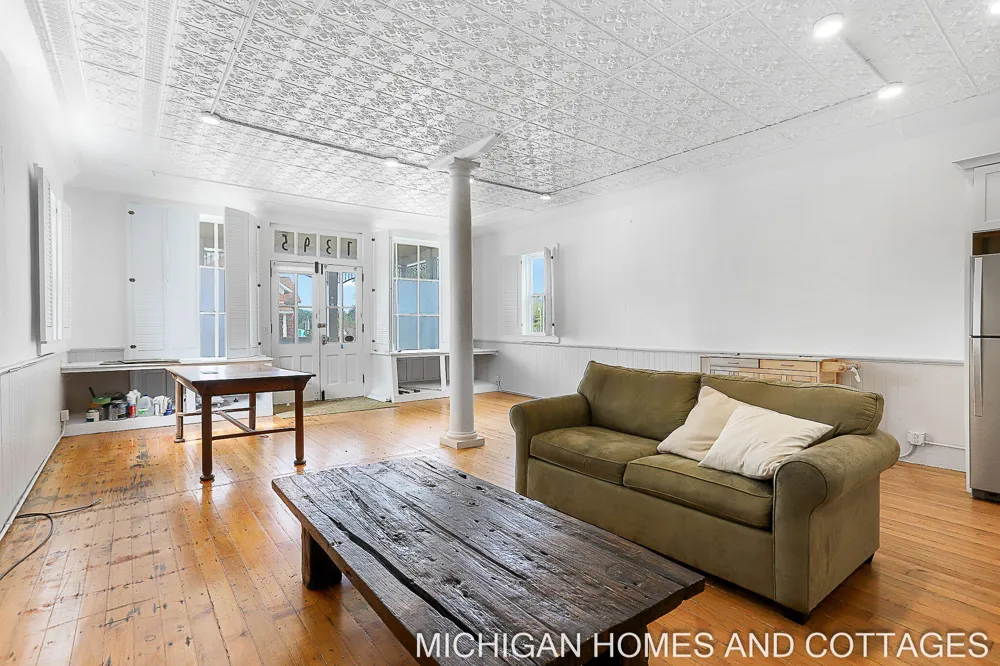 1395 Blue Star Highway South Haven, MI 49090