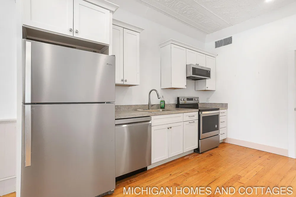 1395 Blue Star Highway South Haven, MI 49090