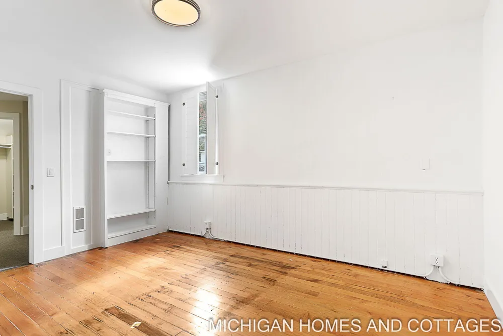 1395 Blue Star Highway South Haven, MI 49090