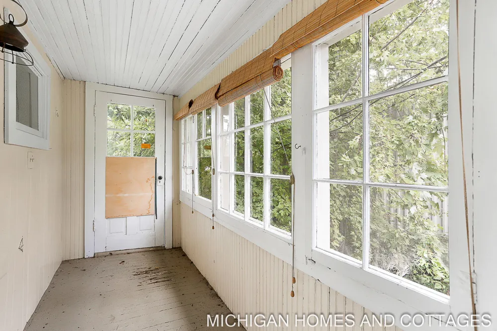 1395 Blue Star Highway South Haven, MI 49090