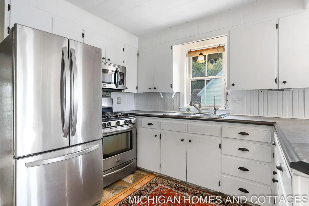 1395 Blue Star Highway South Haven, MI 49090