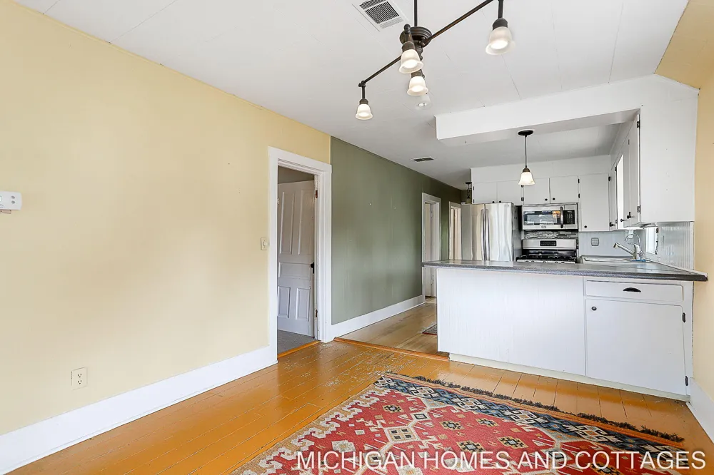 1395 Blue Star Highway South Haven, MI 49090
