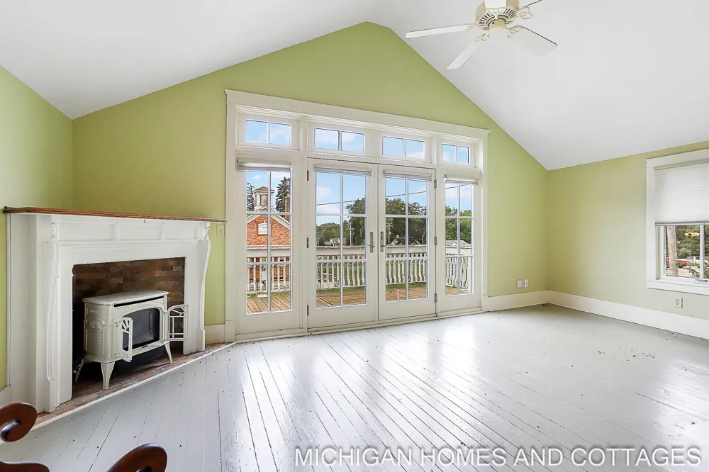 1395 Blue Star Highway South Haven, MI 49090