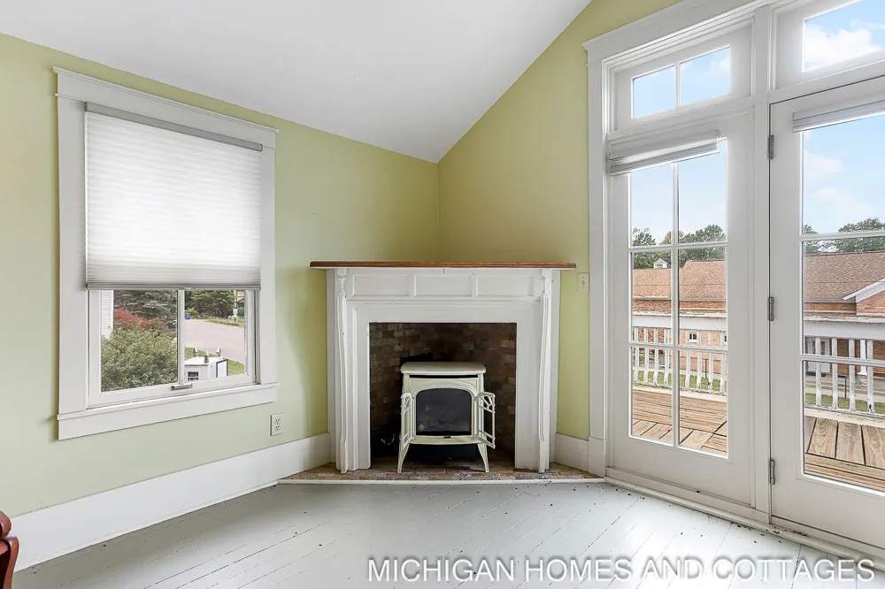 1395 Blue Star Highway South Haven, MI 49090