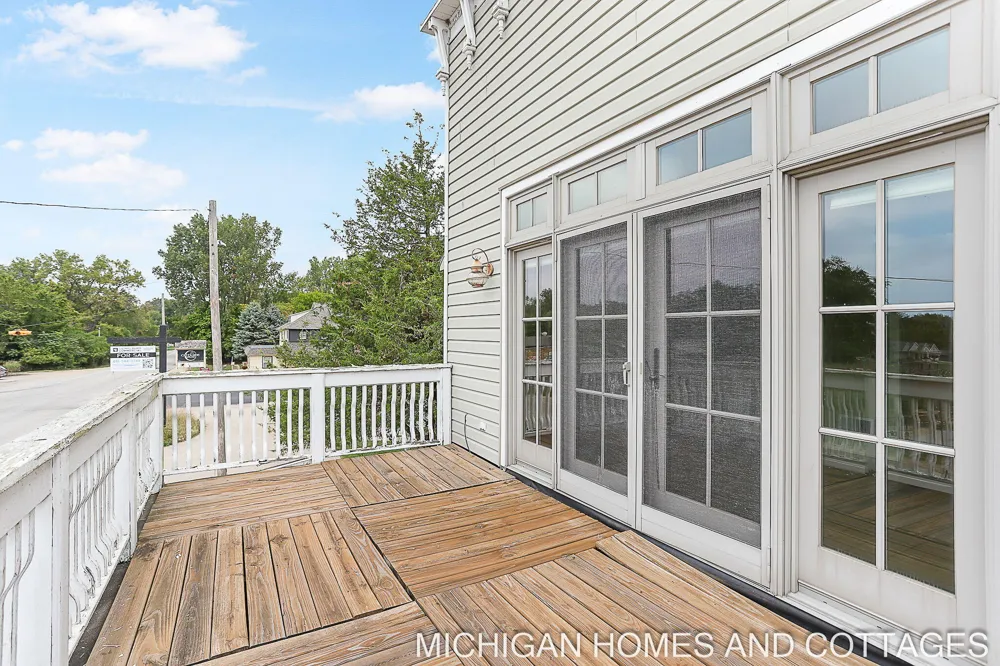 1395 Blue Star Highway South Haven, MI 49090