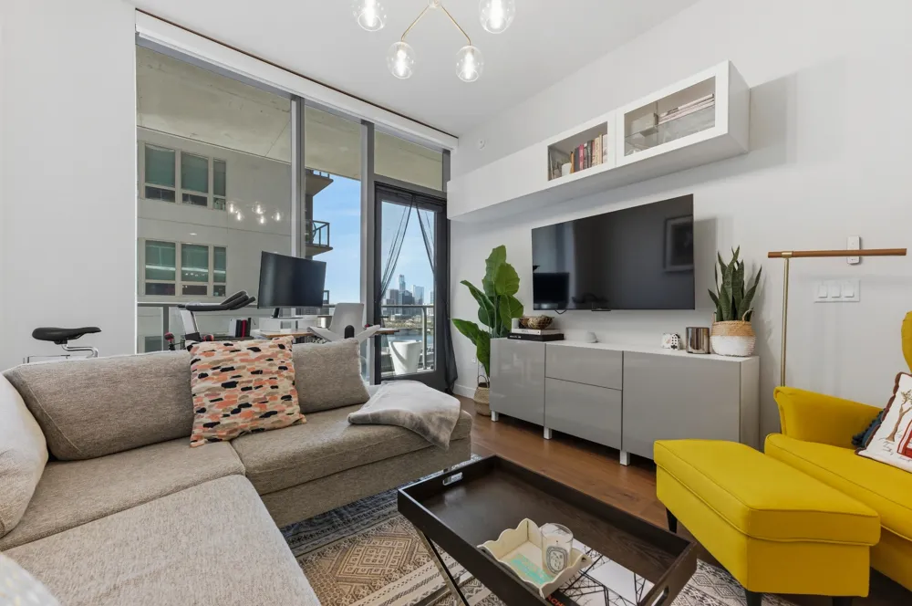 44 East Avenue #1503 Austin, TX 78701