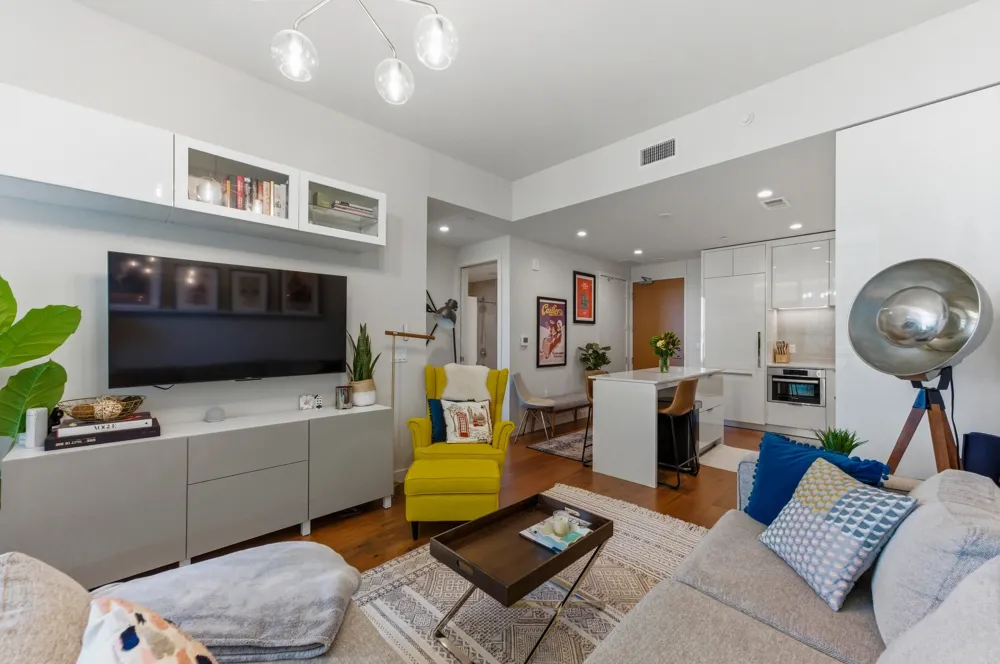 44 East Avenue #1503 Austin, TX 78701