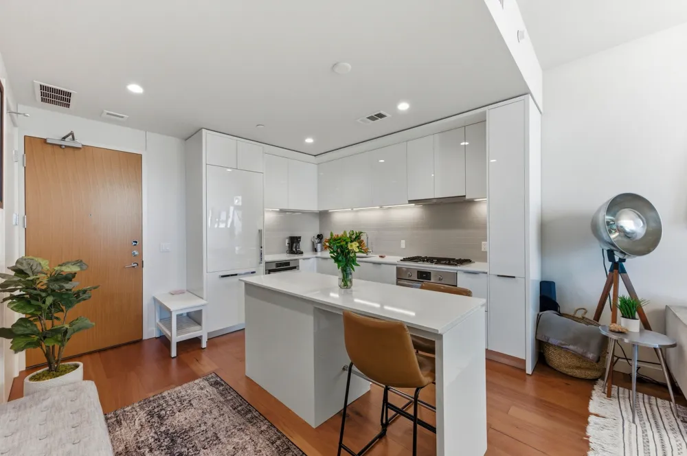 44 East Avenue #1503 Austin, TX 78701