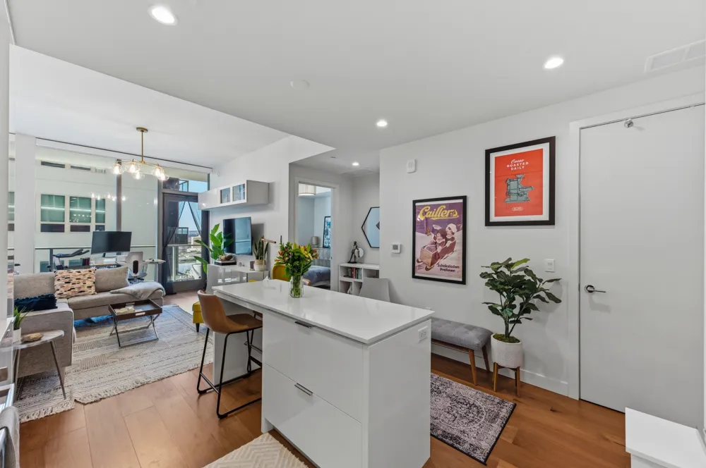 44 East Avenue #1503 Austin, TX 78701