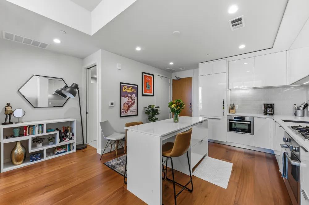 44 East Avenue #1503 Austin, TX 78701
