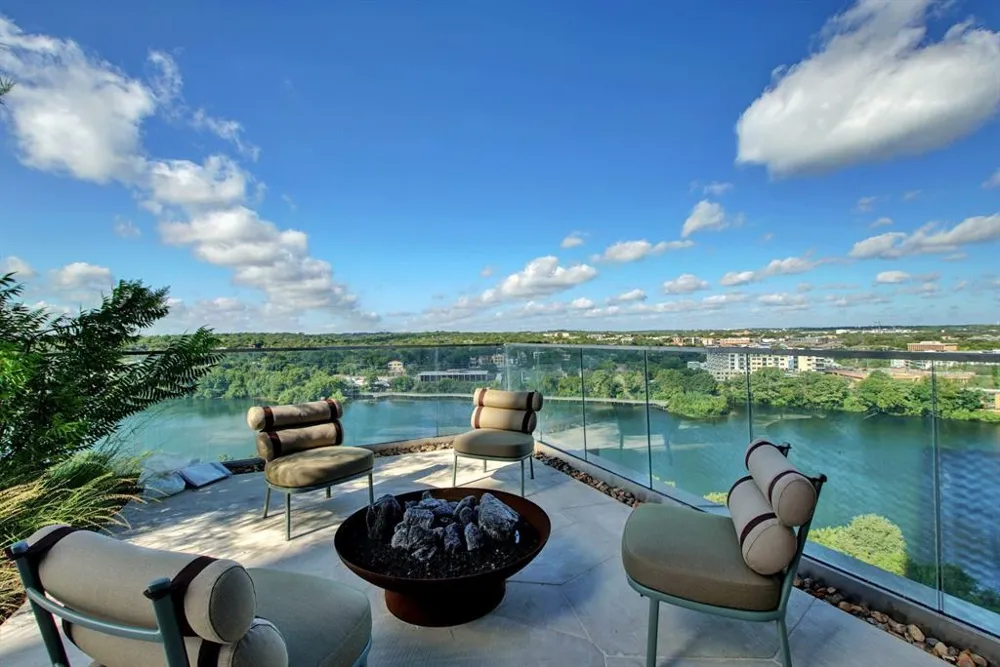 44 East Avenue #1503 Austin, TX 78701