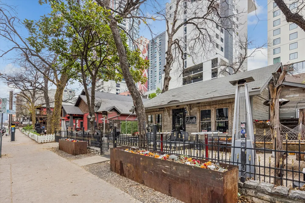 44 East Avenue #1503 Austin, TX 78701