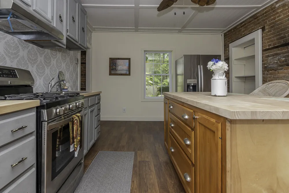 514 Kalamazoo Street Paw Paw, MI 49079