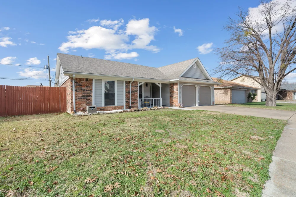 7629 Cedarhill Road Watauga, TX 76148