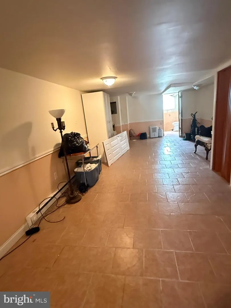 4957 9TH STREET Philadelphia, PA 19141
