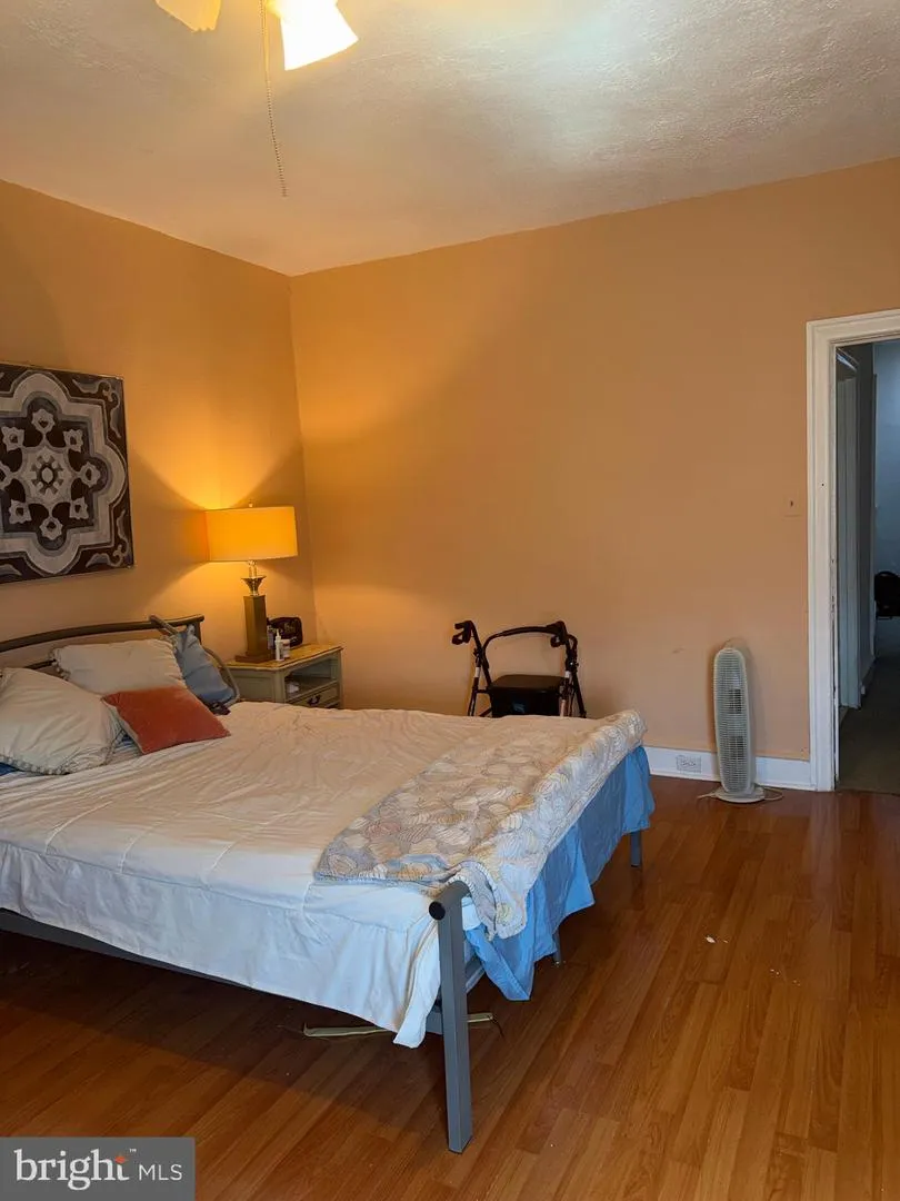 4957 9TH STREET Philadelphia, PA 19141