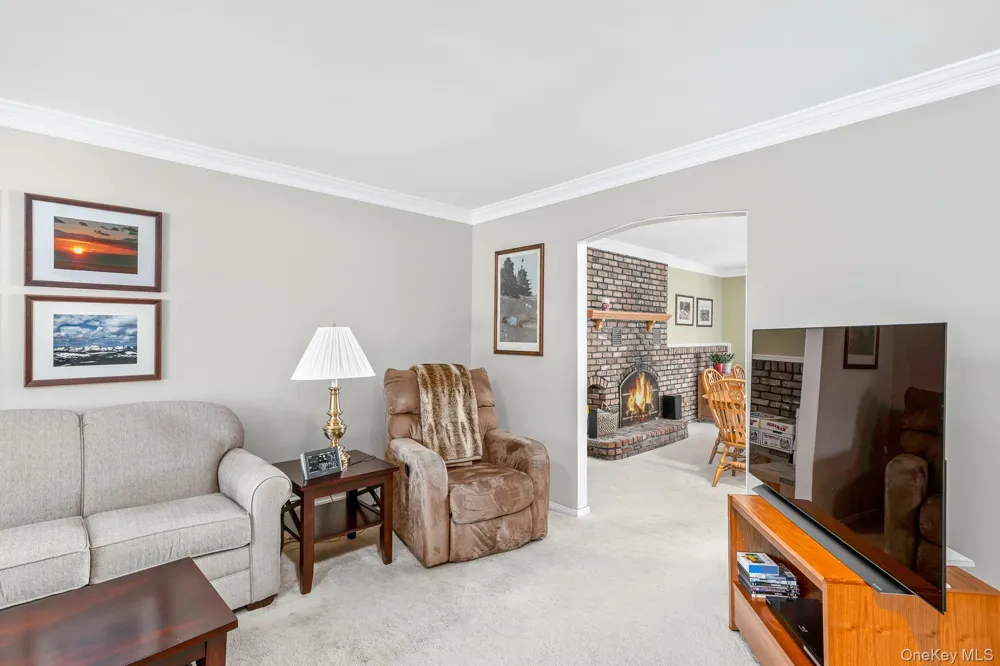 29 Beaumont Lane Lake Grove, NY 11755