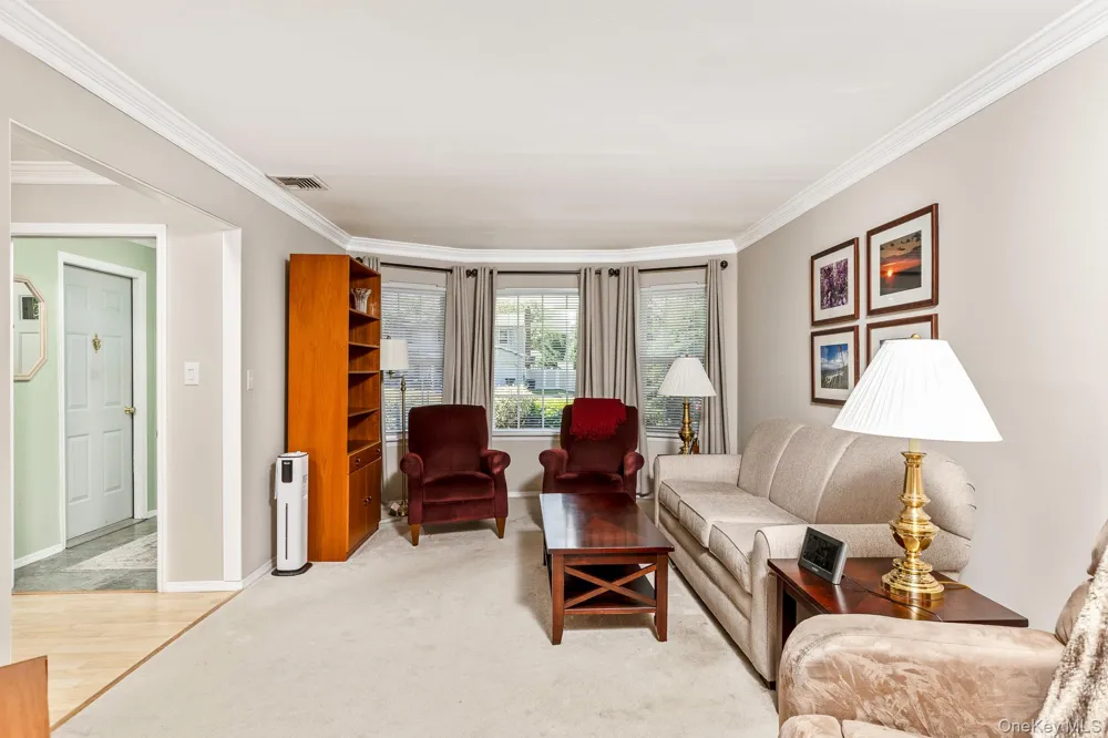 29 Beaumont Lane Lake Grove, NY 11755
