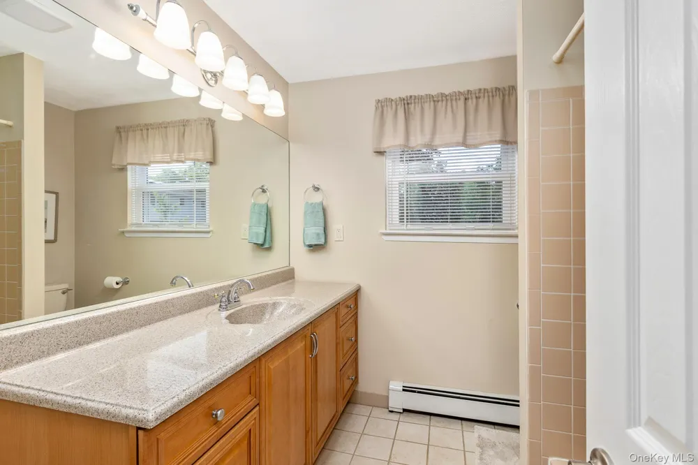 29 Beaumont Lane Lake Grove, NY 11755