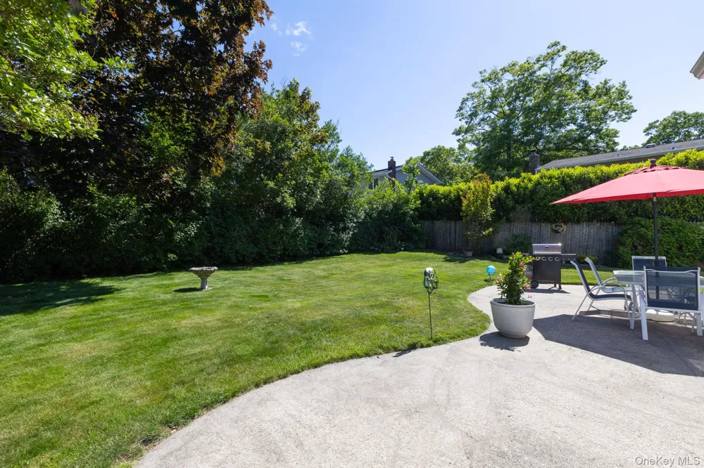 29 Beaumont Lane Lake Grove, NY 11755