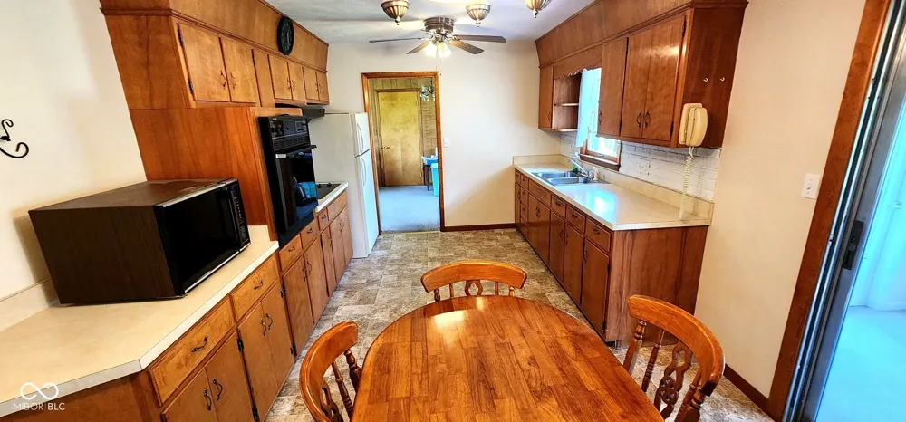 2394 S Sunset Drive Connersville, IN 47331