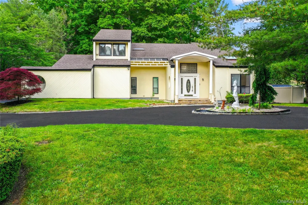 126 Bagatelle Road Dix Hills, NY 11746