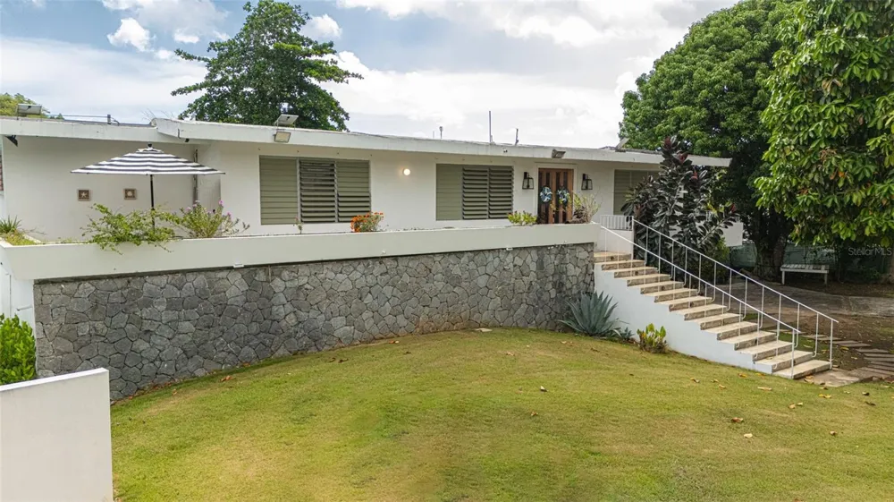 CARR. 686 KM 1.5 BO. TIERRAS NUEVAS SALIENTES Manati, PR 00674