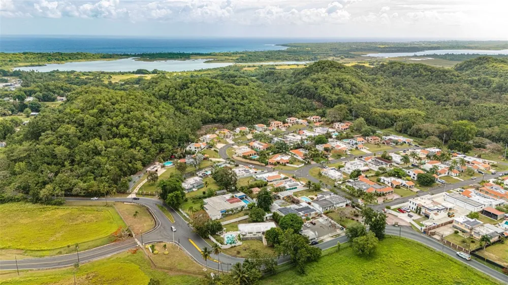 CARR. 686 KM 1.5 BO. TIERRAS NUEVAS SALIENTES Manati, PR 00674