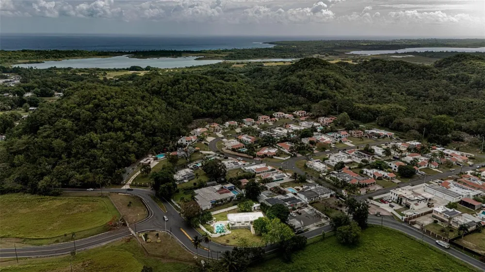CARR. 686 KM 1.5 BO. TIERRAS NUEVAS SALIENTES Manati, PR 00674