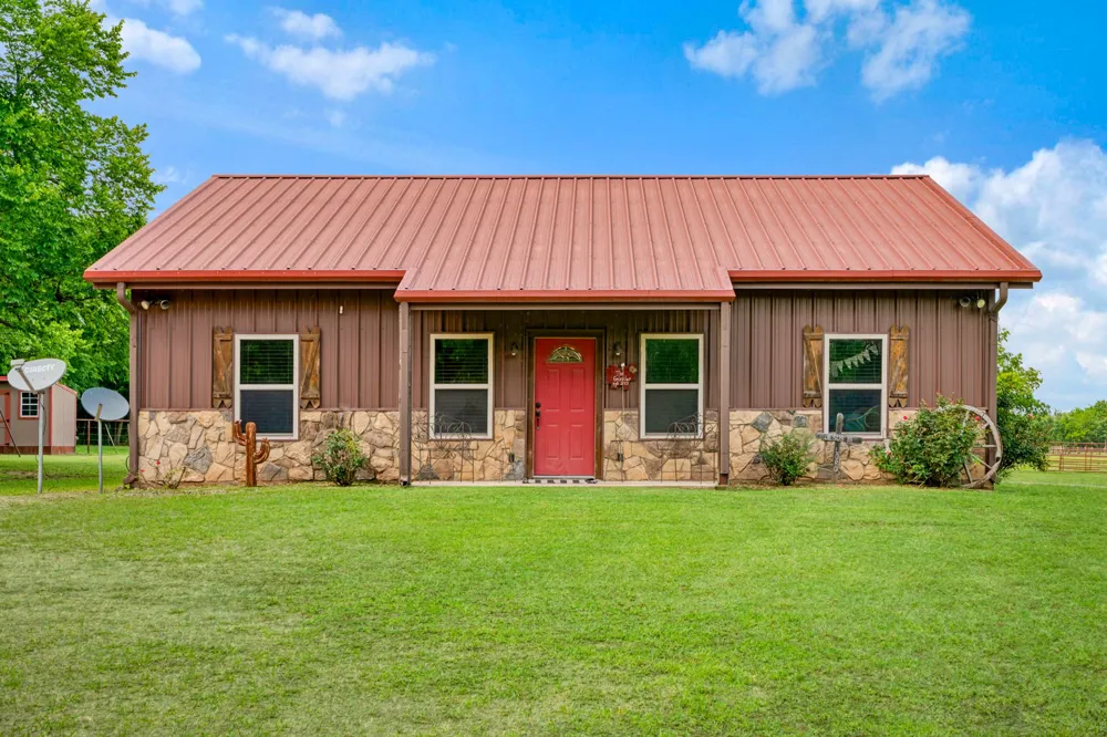 285 5th Street NE Bogata, TX 75417