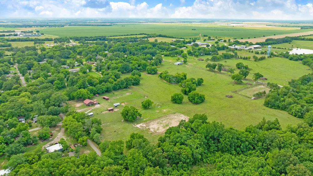 285 5th Street NE Bogata, TX 75417