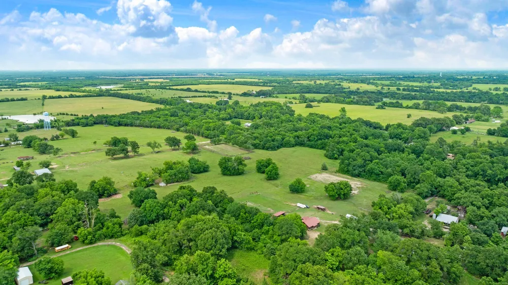 285 5th Street NE Bogata, TX 75417