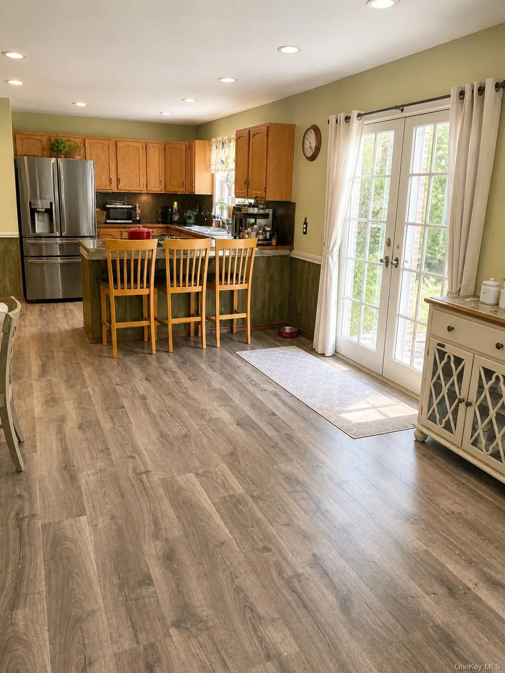 533, 531, 529 Montauk Highway Westhampton Beach, NY 11978