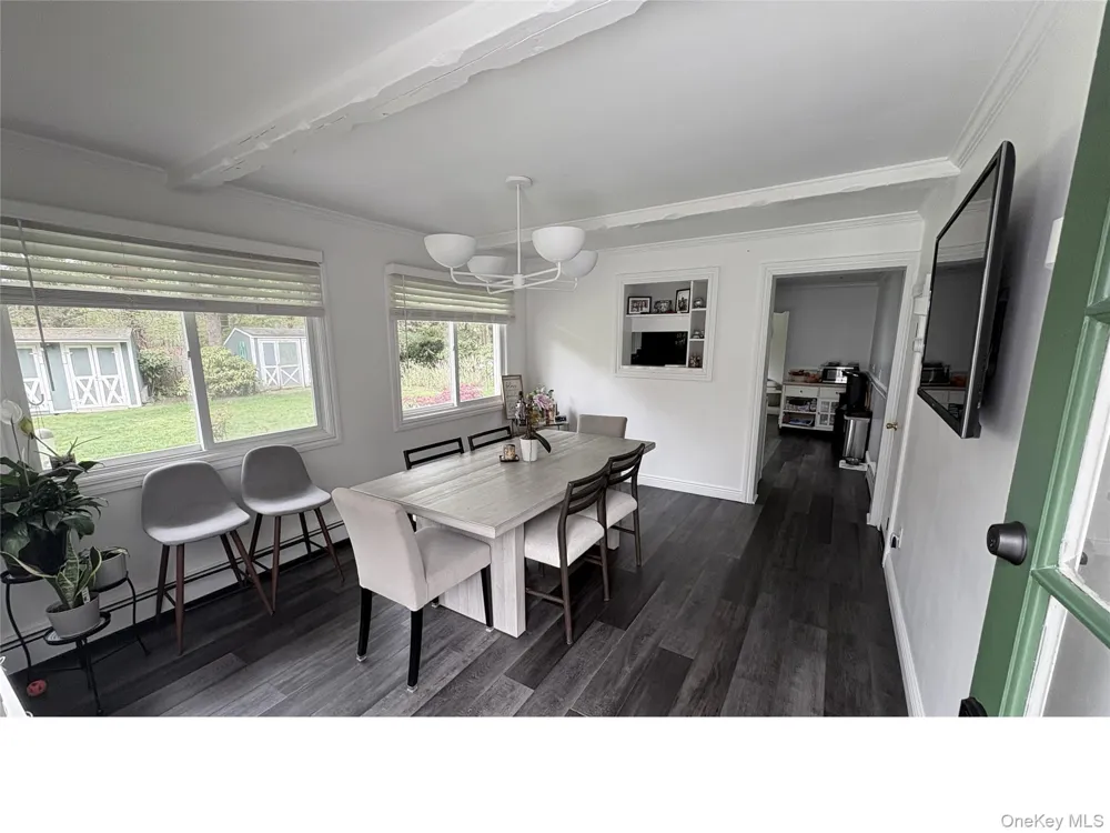 533, 531, 529 Montauk Highway Westhampton Beach, NY 11978