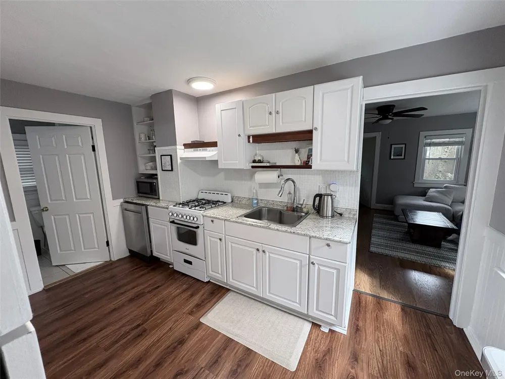 533, 531, 529 Montauk Highway Westhampton Beach, NY 11978